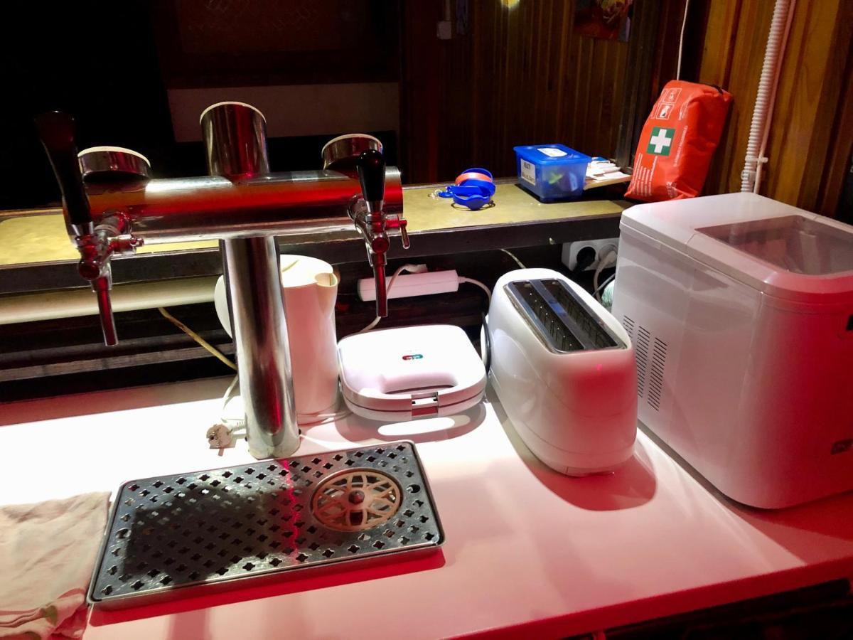 Whole Basemenet Former Pub4 Stag Do/Hen Party Budapeszt Zewnętrze zdjęcie