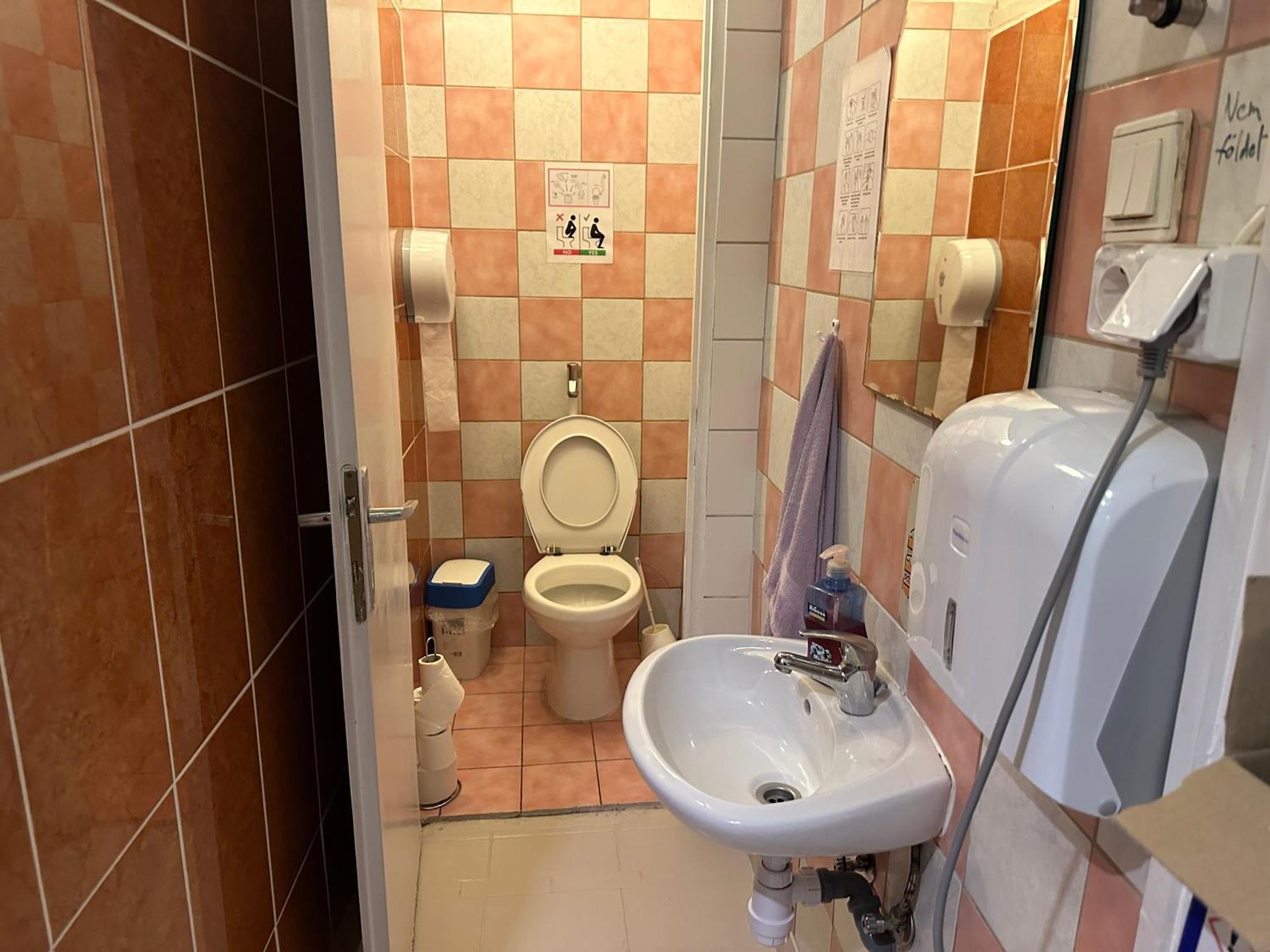 Whole Basemenet Former Pub4 Stag Do/Hen Party Budapeszt Zewnętrze zdjęcie